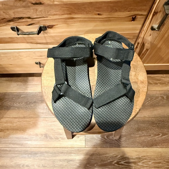 NWOT Time and Tru Black Strappy Sandals 8 - Picture 1 of 6